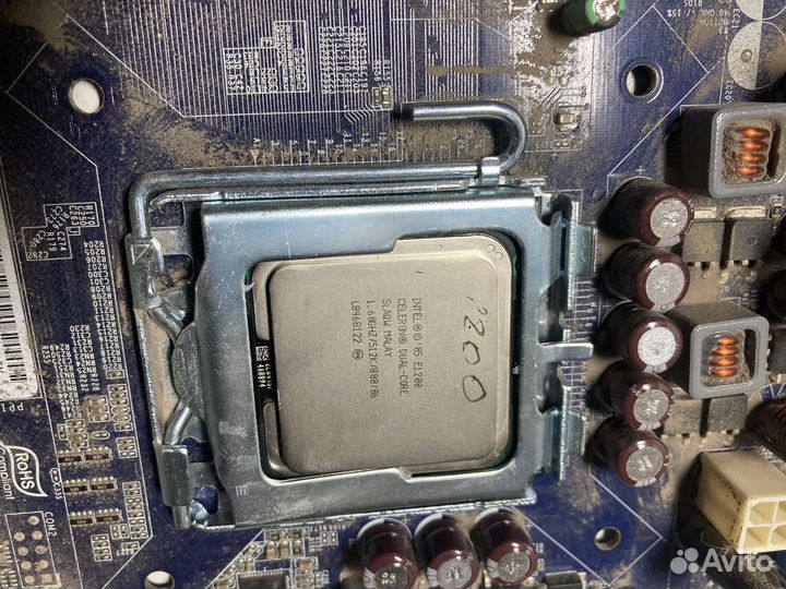 Материнская плата 775