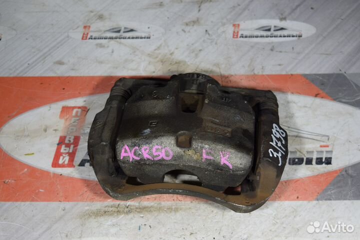 Суппорт перед право c Toyota Estima ACR50W 2AZ-FE