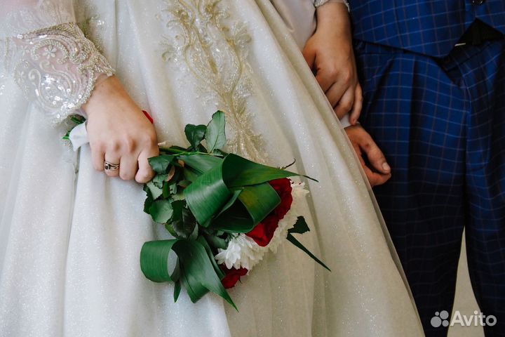 Свадебное платье пышное со шлейфом