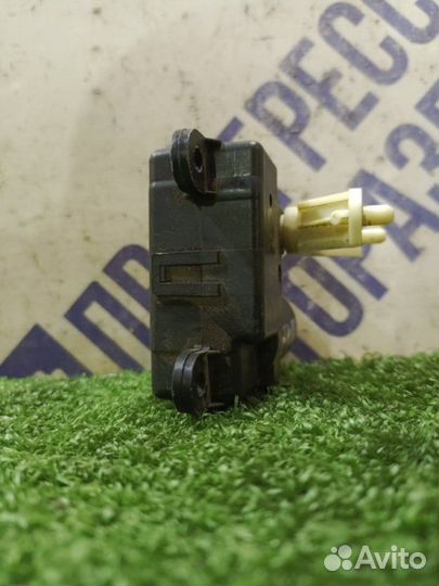 Сервопривод заслонки печки Nissan Primera P12