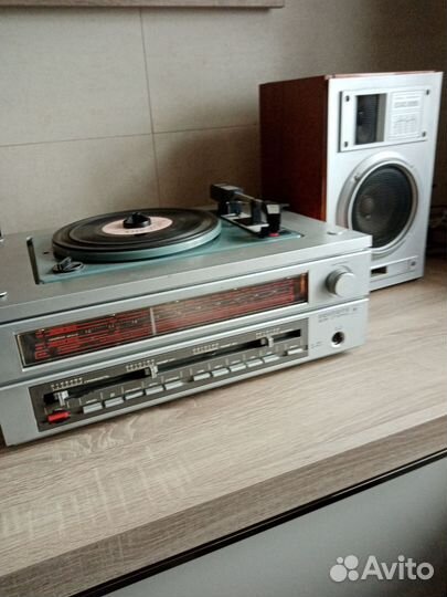 Проигрыватель винила с радио контакта 205 с