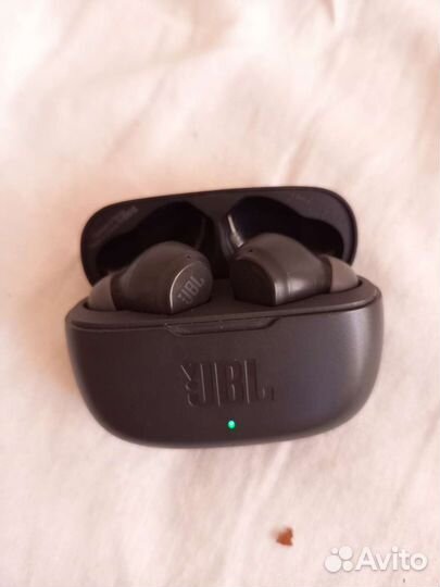 Беспроводные наушники jbl 200tws