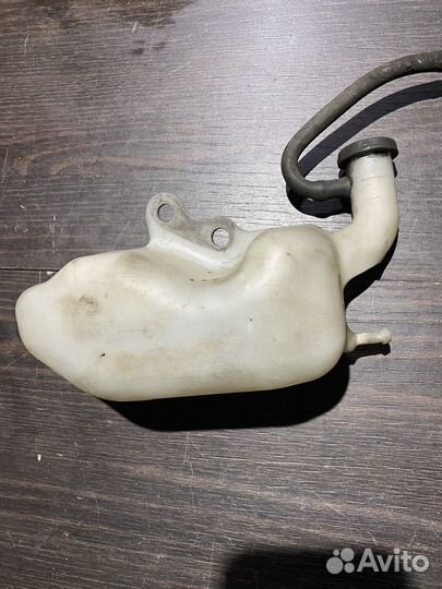 Расширительный бачок для Suzuki GSR750 11-16