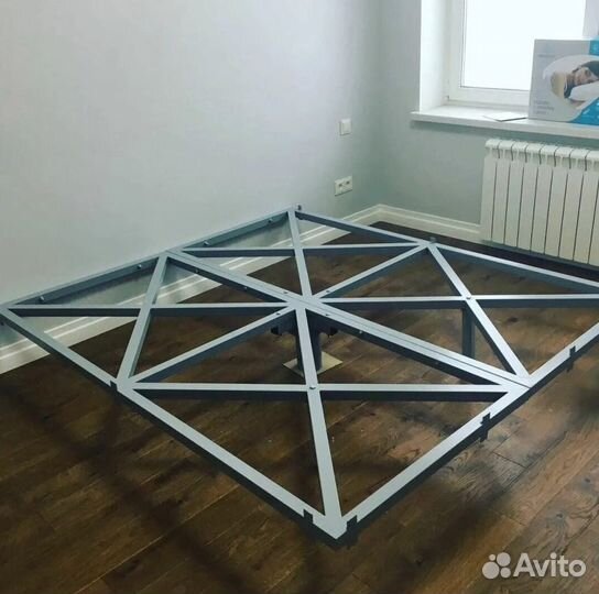 Парящая кровать