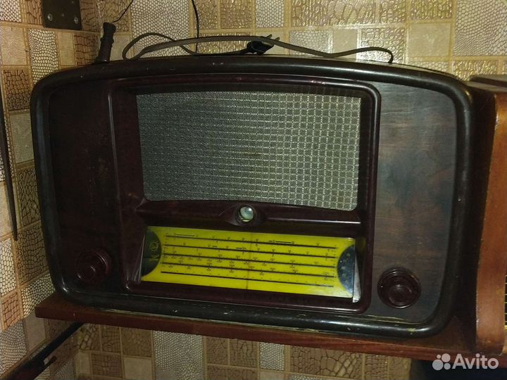 Радиоприемник ретро