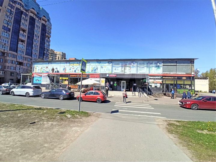 Помещение с арендатором 600 м2. Высокий Ап