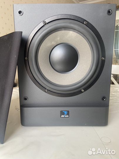 Сабвуфер Focal SW700