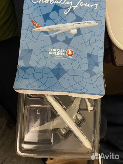 Модель самолета турецкие авиалинии Boing 737-300