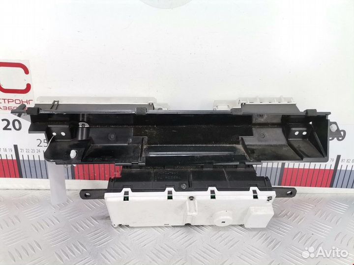 Щиток приборов (приборная панель) Toyota Prius 2