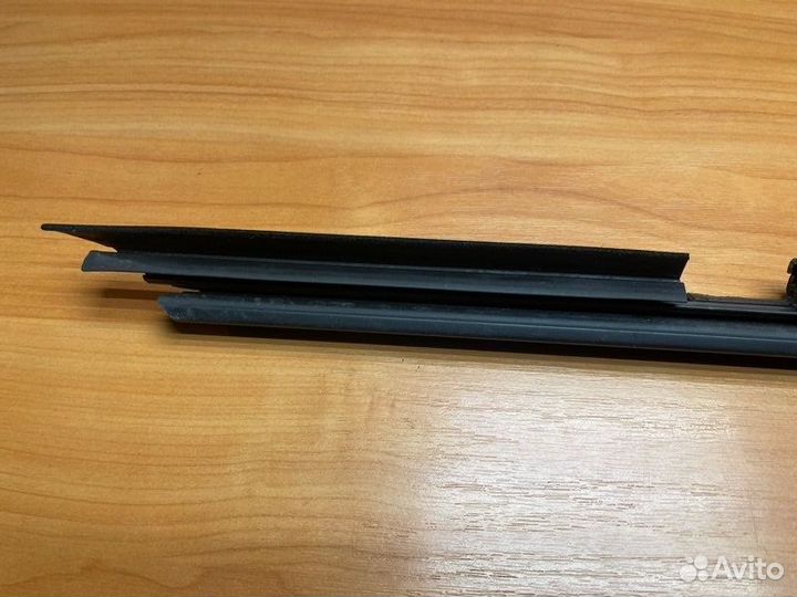 Уплотнитель двери задний левый Bmw 5 G30 B47D20A