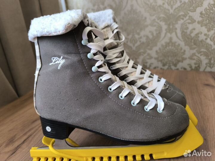 Коньки фигурные 40 размер