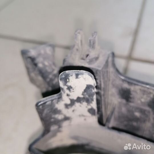 Решетка радиатора subaru impreza GG/GD