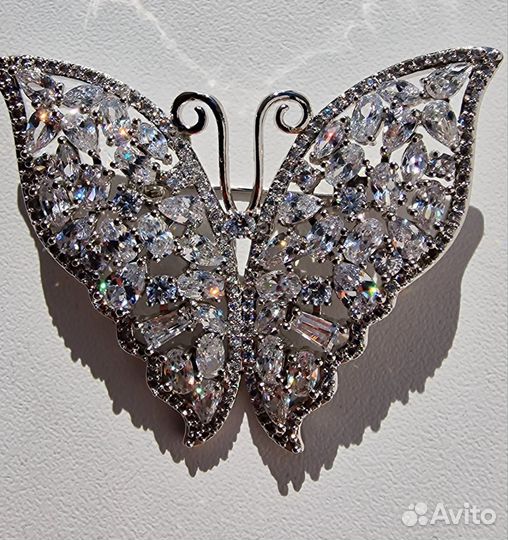 Брошь бабочка