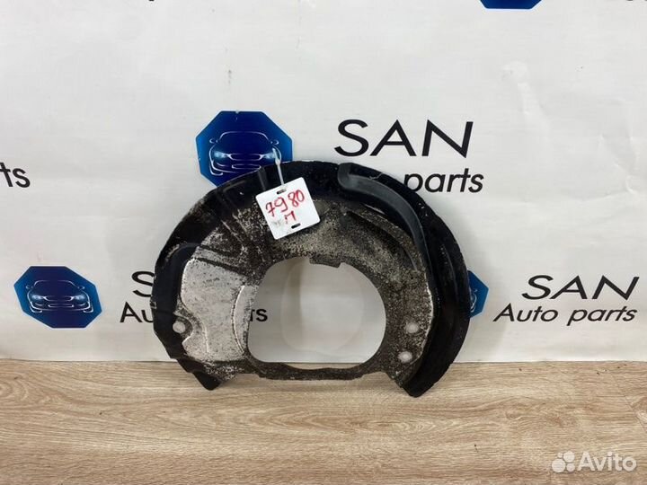 Пыльник тормозного диска передний левый Bmw X5