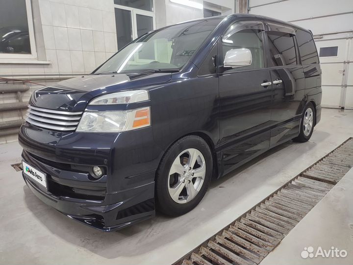 Toyota Voxy 2.0 CVT, 2005, 152 000 км