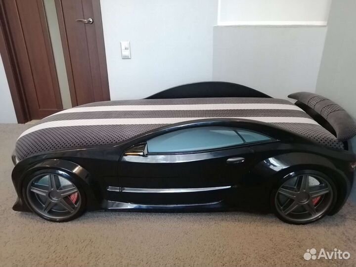 Кровать машинка