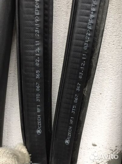 Уплотнитель проема двери Superb 2,Golf 6