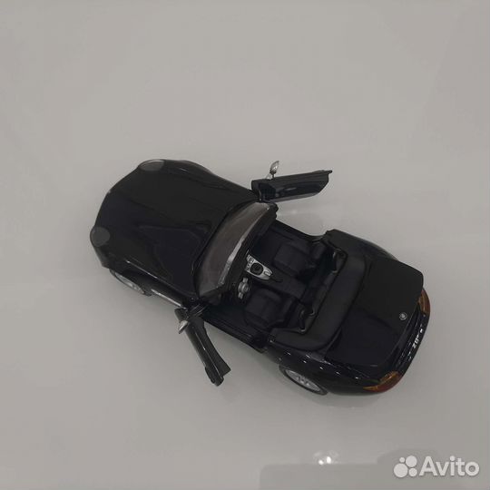 Модель BMW Z8 1:24
