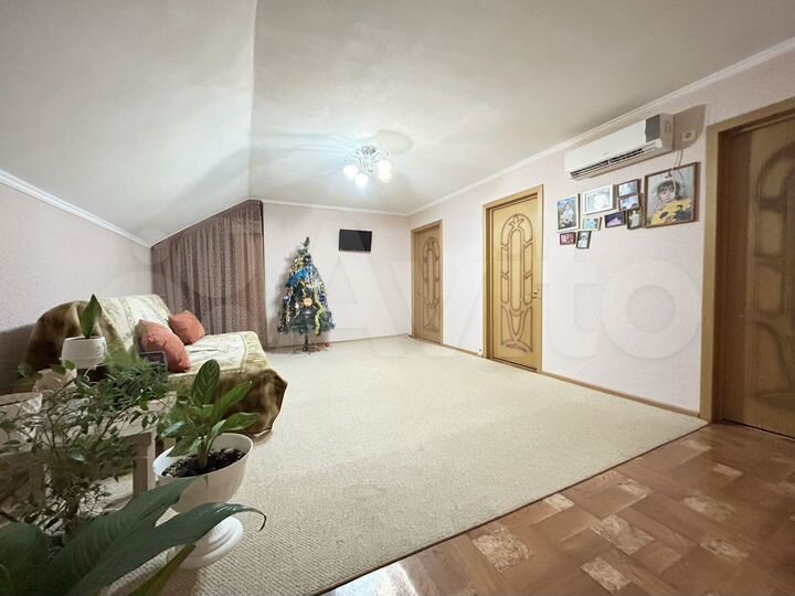 Дом 175,4 м² на участке 2,5 сот.