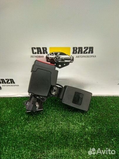 Замок ремня безопасности Audi Q3