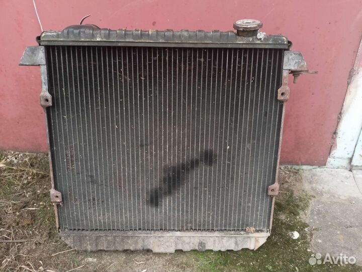 Радиатор охлаждения двигателя джип черокки ll
