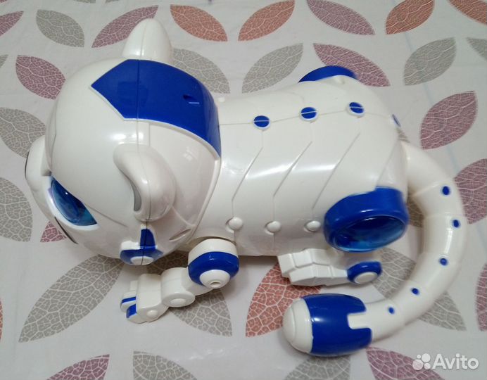 Игрушка - робот 