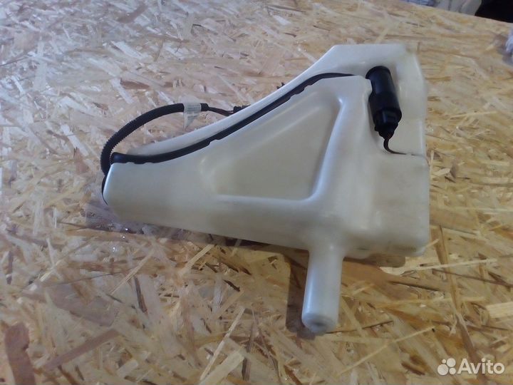 Бачок омывателя Audi Q7 Ауди ку7 оригинал