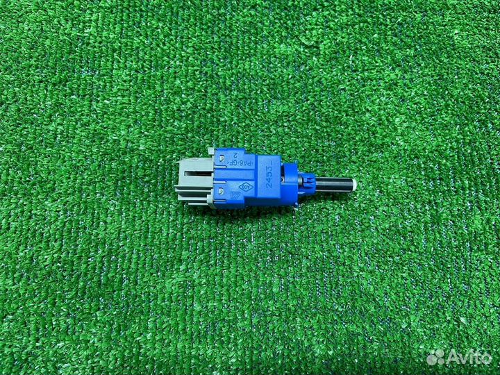 Датчик педали сцепления Renault Duster 2013