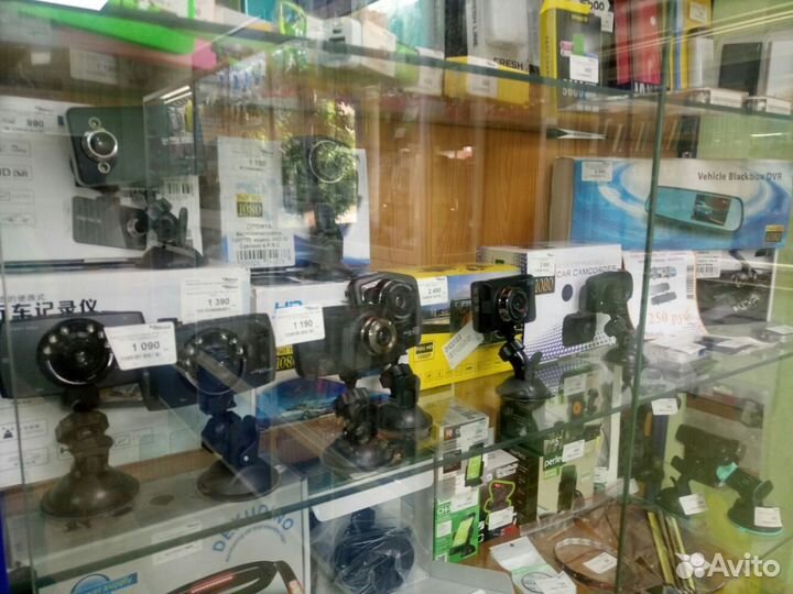 Видеорегистраторы в наличии, зеркало, wi-fi, камер