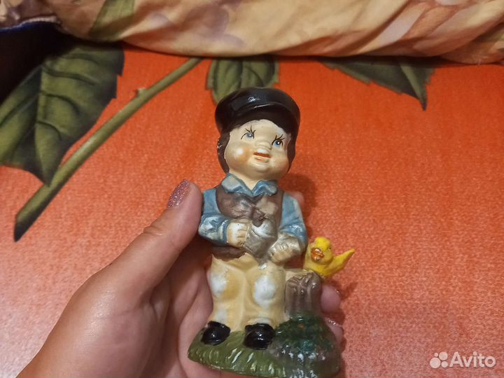 Статуэтки фарфоровые бисквит