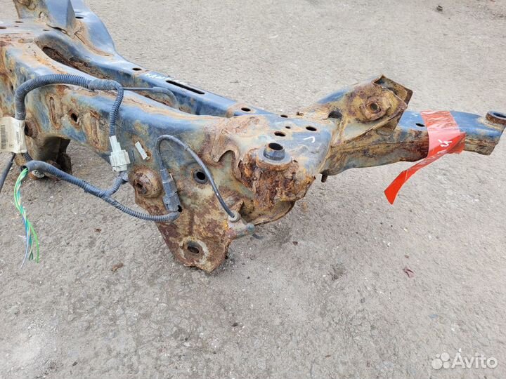 Подрамник задний на Nissan Qashqai J11