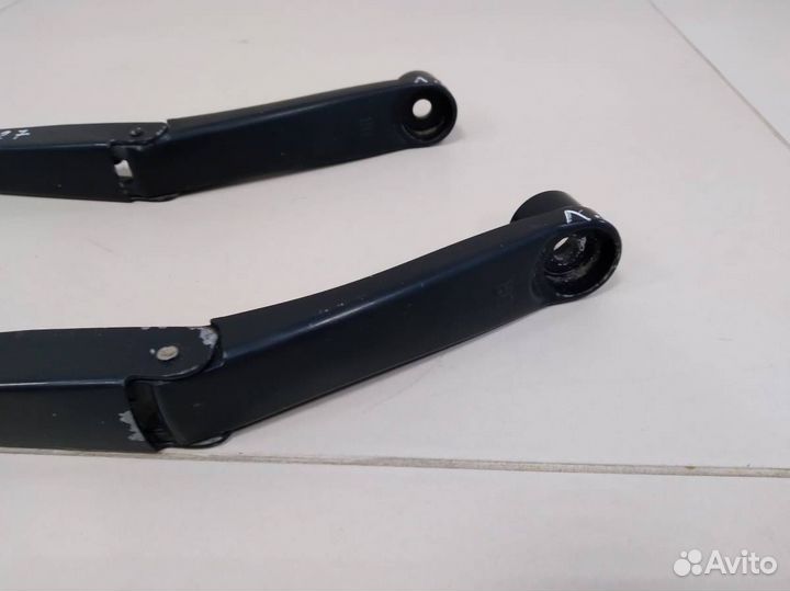 Поводок стеклоочистителя передний левый Hyundai So