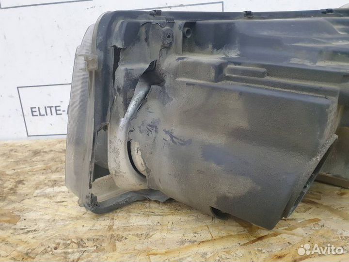 Фара ксенон адаптивная правая Land Rover Range