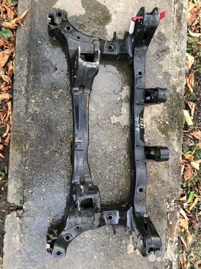 Задний подрамник задняя балка Hyundai ix 35