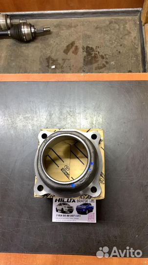 Корпус подшипника полуоси hilux 2013