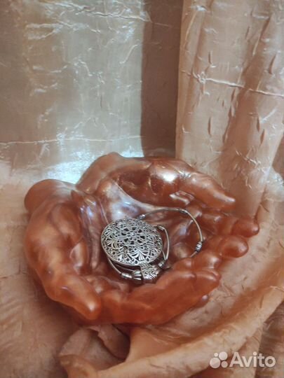 Руки Давида, подставка,кашпо