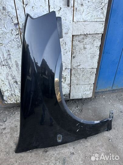 Крыло правое Renault Logan