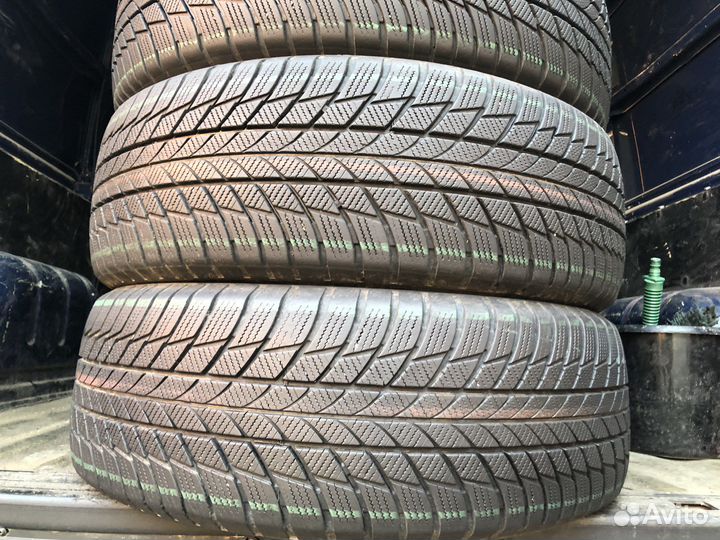 Bridgestone Blizzak LM-001 225/60 R18 104H