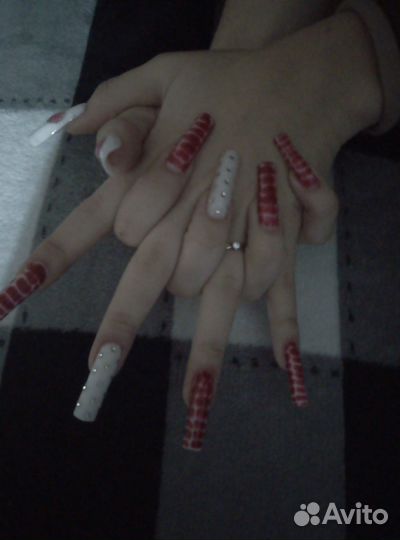 Модель на маникюр