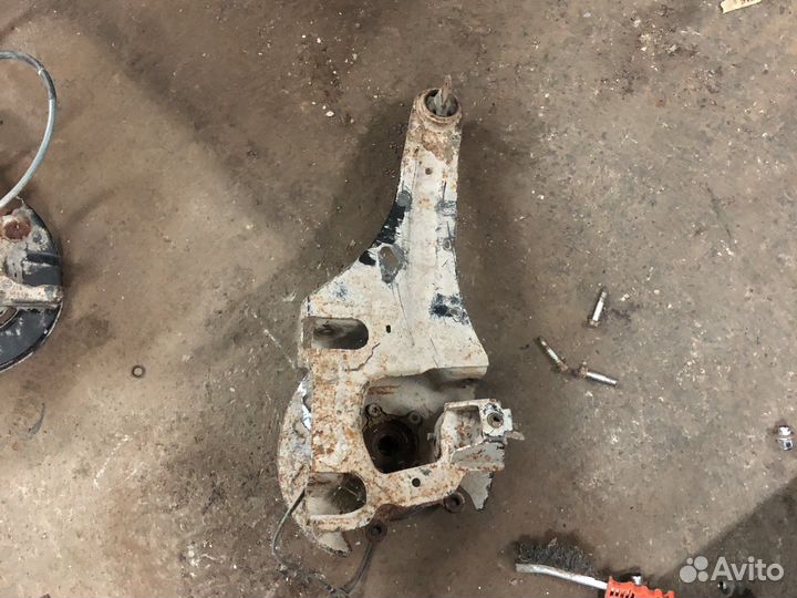 Mazda cx 7 кулак задний правый