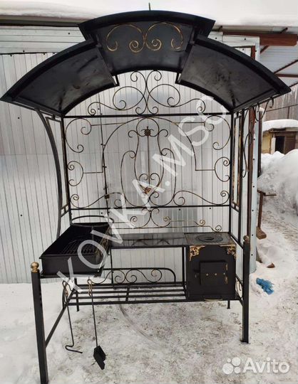 Мангал с крышей