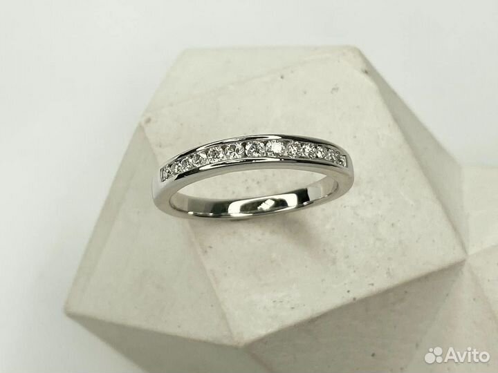 Золотое кольцо с бриллиантами 0,28 ct 585 пробы