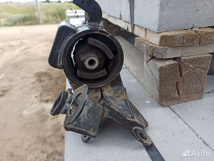 Подушка АКПП Ниссан Примера р12