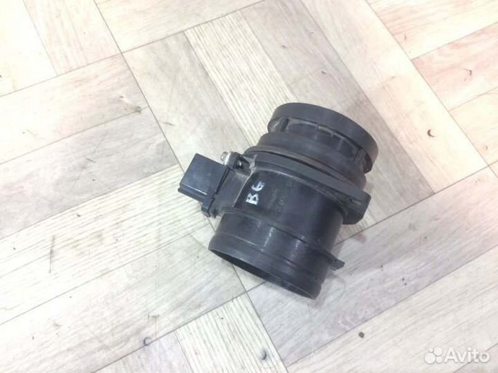 Расходомер воздуха дмрв Volkswagen Passat B6 2.0