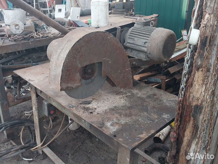 Дисковый отрезной станок по металлу