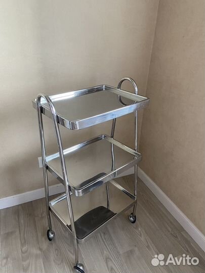 Этажерка на колесиках