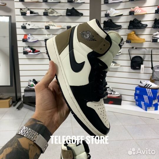 Кроссовки зимние Nike Air Jordan 1
