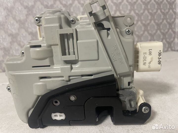 Замок двери audi A6 C6 2009г. рестайлинг