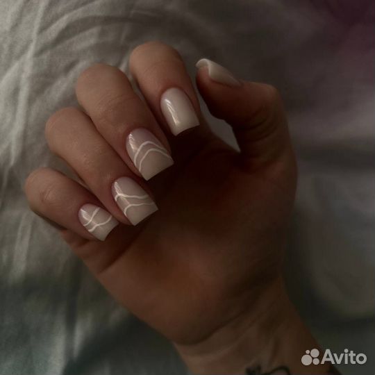 Маникюр, педикюр, наращивание ногтей