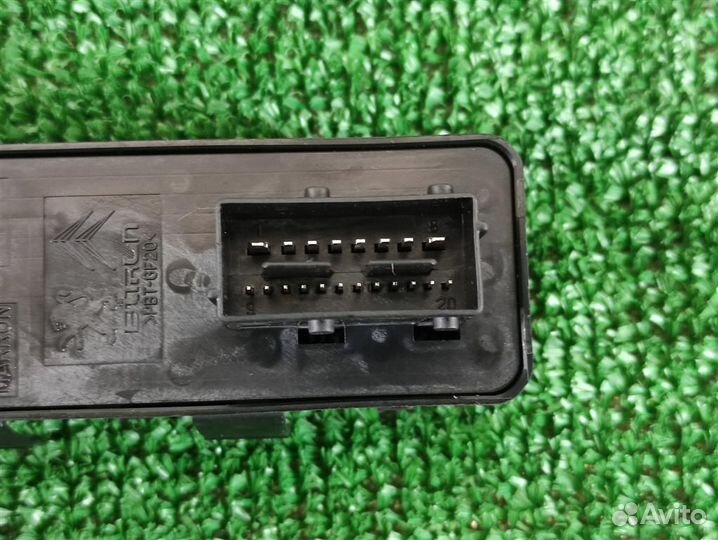 Блок управления стеклоподъемниками Peugeot 308 (4